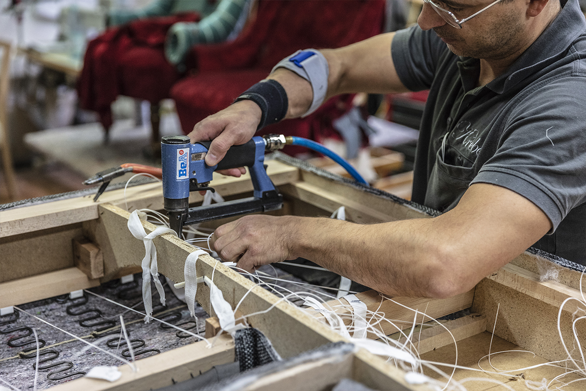 تفاوت ترمیم و تعمیر مبل