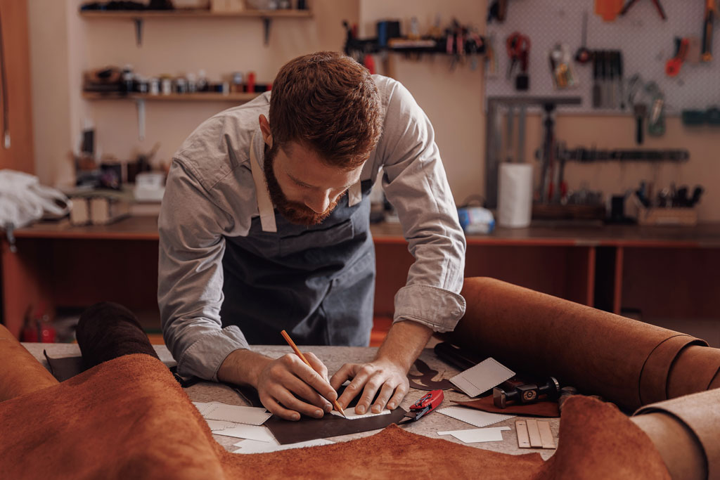 کارگاه تعمیر مبل و خدمات آن